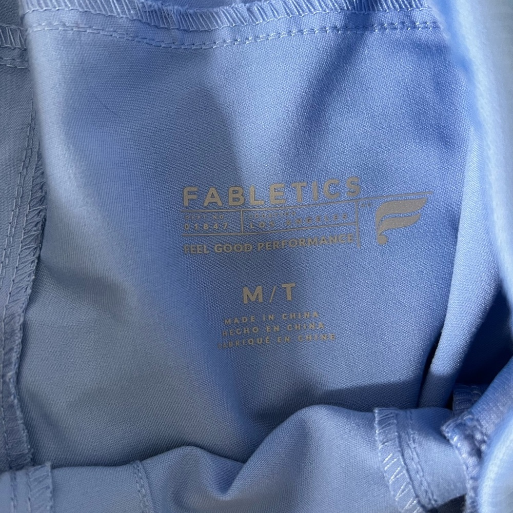 Fabletics scrub combo- three pocket top and joggers - Picture 3 of 4